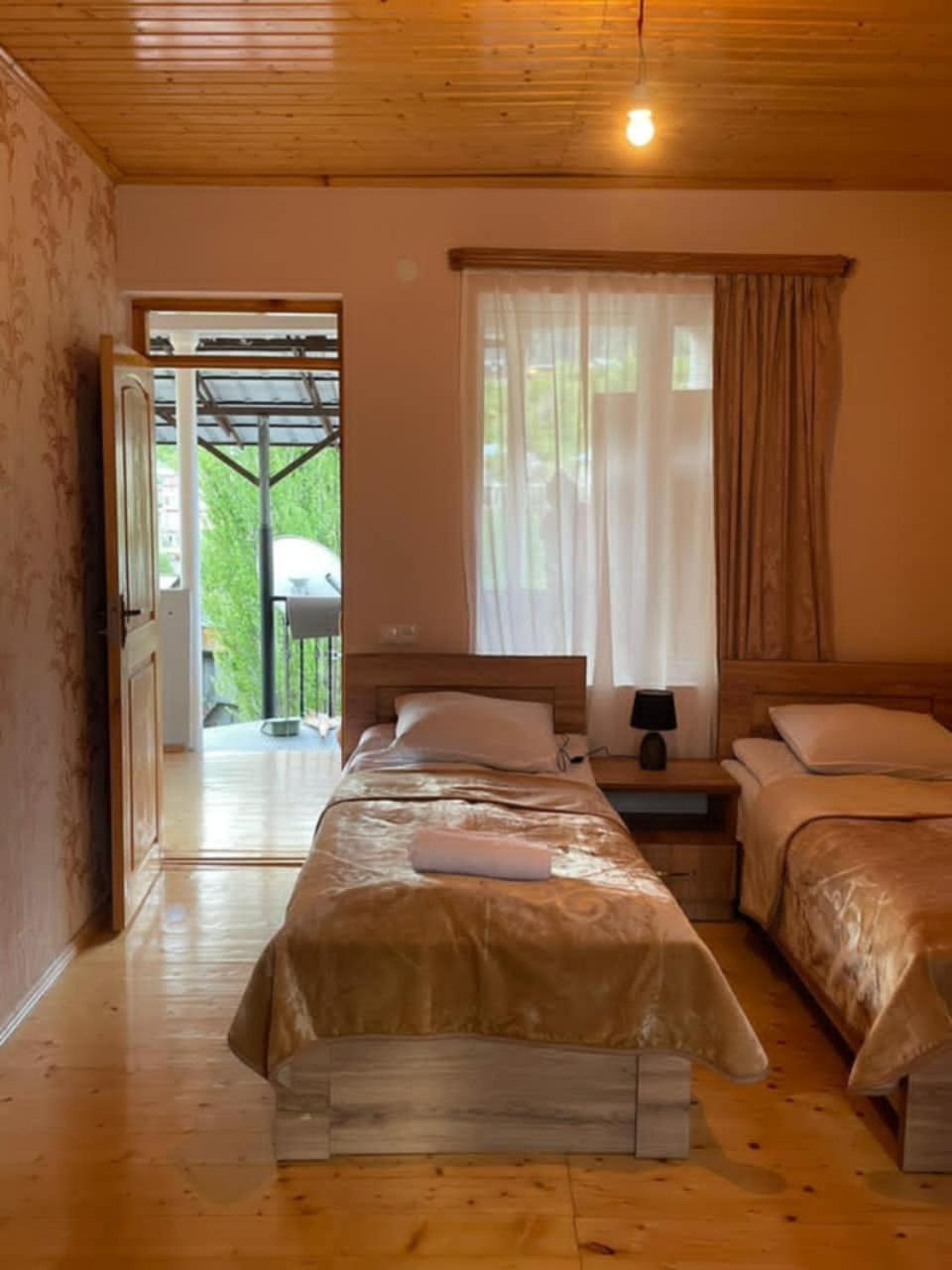 Guest House Nene Mestia Exteriér fotografie